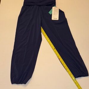Lululemon Om Pant NWT Navy sz 4